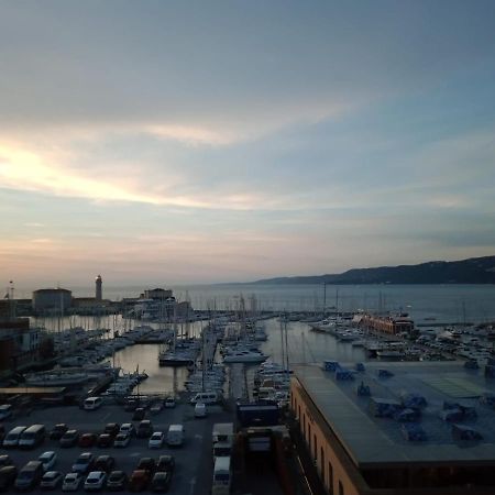 Mansarda Centrale Vista Mare Apartment Trieste Ngoại thất bức ảnh